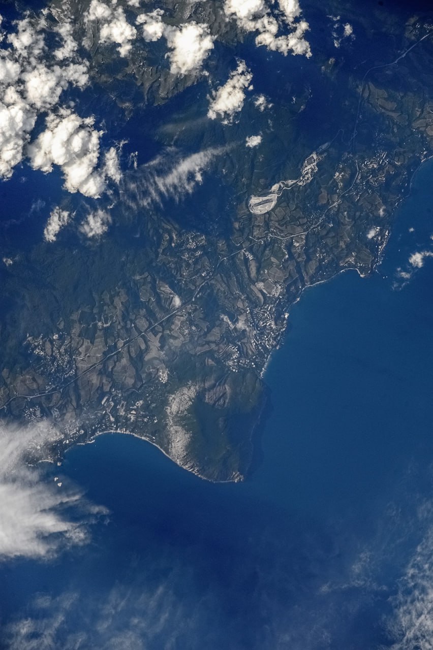 Лётчик-космонавт Олег Артемьев показал, как выглядит «Артек» из космоса Лётчик-космонавт Олег Артемьев показал, как выглядит «Артек» из космоса