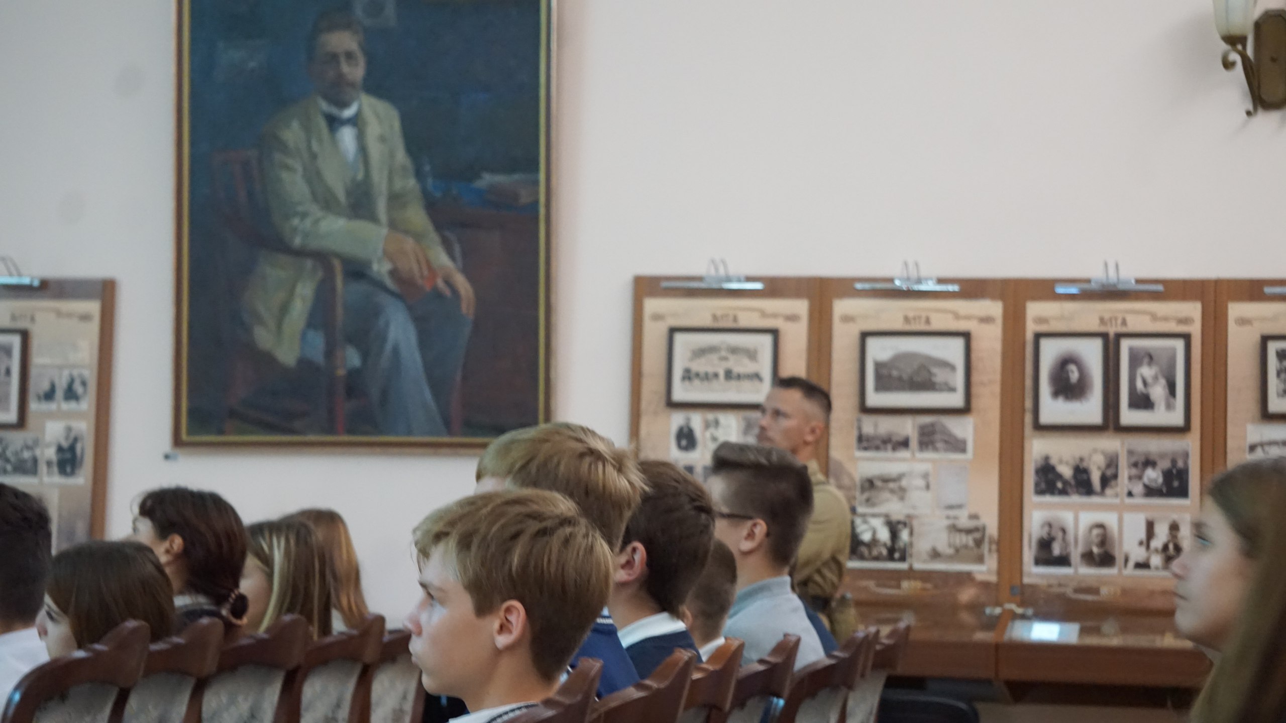 7 ноября в Доме-музее А.П. Чехова состоялась презентация проекта «Дорогами освободителей», который рассказывает об уникальной патриотической акции — пешем походе-реконструкции по местам боев за освобождение Крыма в 1944 году 7 ноября в Доме-музее А.П. Чехова состоялась презентация проекта «Дорогами освободителей», который рассказывает об уникальной патриотической акции — пешем походе-реконструкции по местам боев за освобождение Крыма в 1944 году