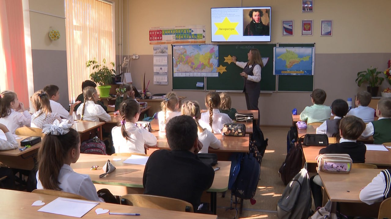 В Симферополе выбрали лучшего классного руководителя В Симферополе выбрали лучшего классного руководителя