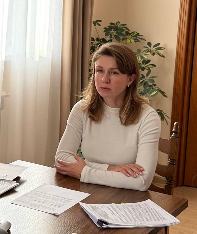 Министр экологии и природных ресурсов Республики Крым Ольга Шевцова провела заседание нескольких комиссий в сфере недропользования Министр экологии и природных ресурсов Республики Крым Ольга Шевцова провела заседание нескольких комиссий в сфере недропользования