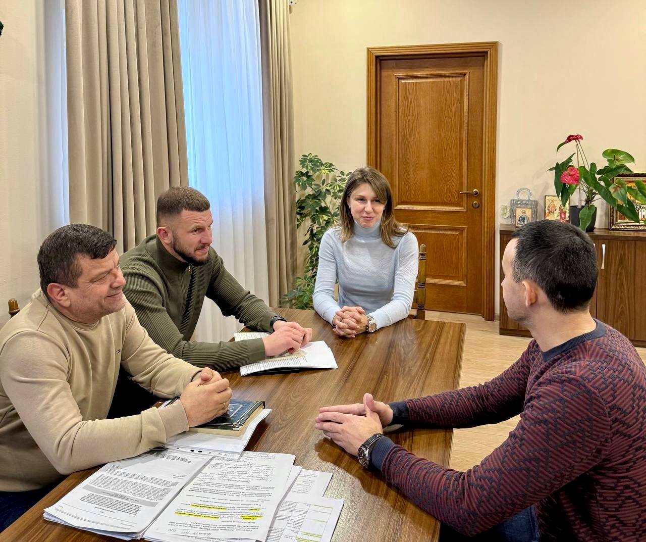 Министр экологии и природных ресурсов Республики Крым Ольга Шевцова провела завершающую встречу с участником Региональной кадровой программы «Герои Крыма» Министр экологии и природных ресурсов Республики Крым Ольга Шевцова провела завершающую встречу с участником Региональной кадровой программы «Герои Крыма»