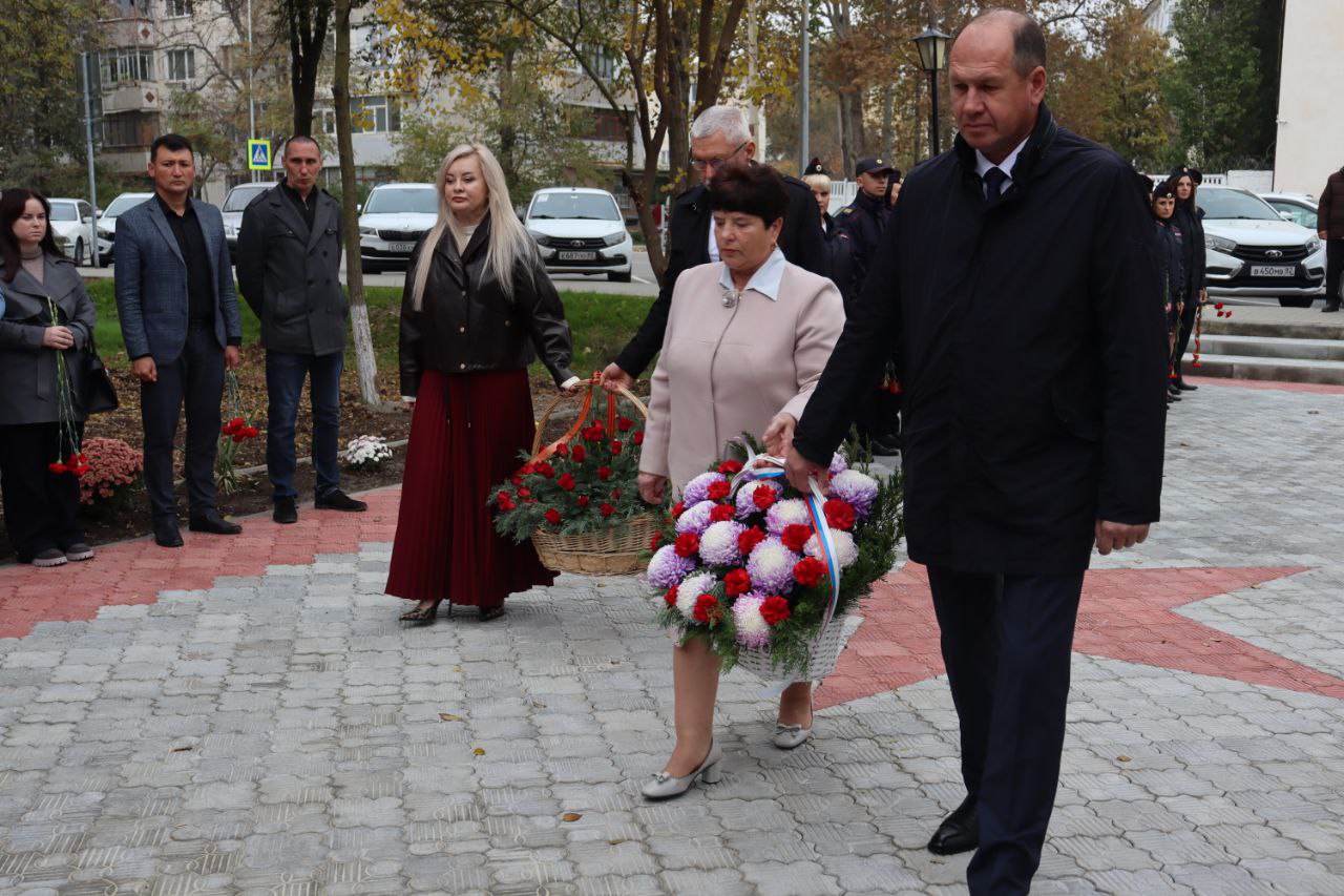 Владислав Хаджиев: Ваша служба и опасна и трудна! Владислав Хаджиев: Ваша служба и опасна и трудна!