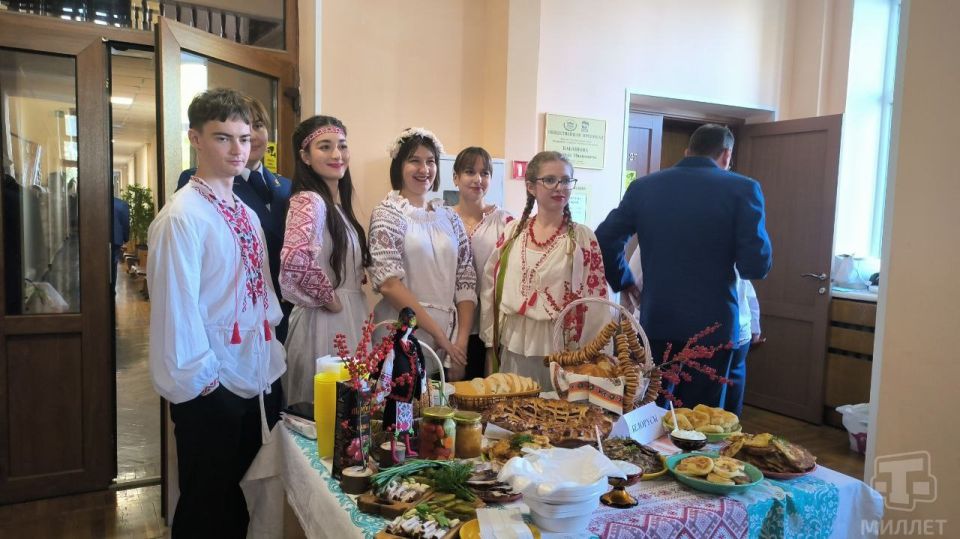 День народного единства отметили студенты Крымского юридического института День народного единства отметили студенты Крымского юридического института