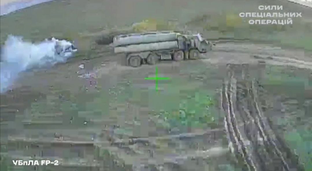 Удары Украины по Крыму.. После десанта Буданова в последние дни начали публиковать видео не ГУР Украины, а ССО - сил специальных операций. Выглядит это как грамотно построенный антикриз, где сместили перемоги на другое... Удары Украины по Крыму.. После десанта Буданова в последние дни начали публиковать видео не ГУР Украины, а ССО - сил специальных операций. Выглядит это как грамотно построенный антикриз, где сместили перемоги на другое...