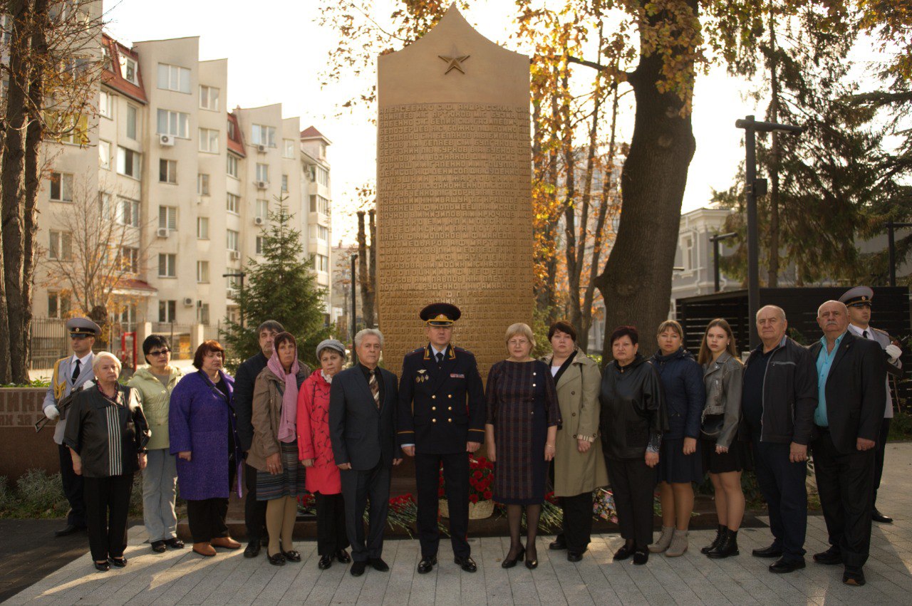 Память, высеченная в граните: в Крыму почтили память сотрудников органов внутренних дел, погибших при исполнении служебных обязанностей Память, высеченная в граните: в Крыму почтили память сотрудников органов внутренних дел, погибших при исполнении служебных обязанностей