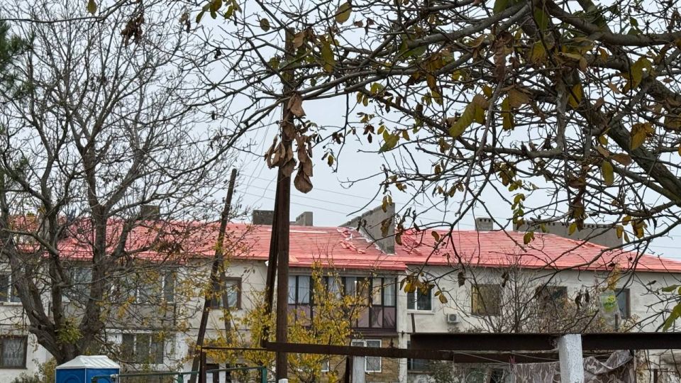 Антон Кравец: В с. Ивановка в многоквартирных домах по ул.Ленина 38, ул.Ленина 39 и ул.Ленина 40 ведутся работы по ремонту кровли Антон Кравец: В с. Ивановка в многоквартирных домах по ул.Ленина 38, ул.Ленина 39 и ул.Ленина 40 ведутся работы по ремонту кровли