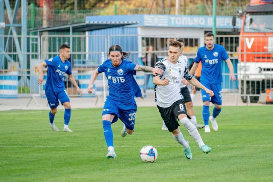 Михаил Развожаев: ФК «Севастополь» сыграл на домашнем поле с ФК «Кубань Холдинг» и одержал победу со счетом 2:0 Михаил Развожаев: ФК «Севастополь» сыграл на домашнем поле с ФК «Кубань Холдинг» и одержал победу со счетом 2:0