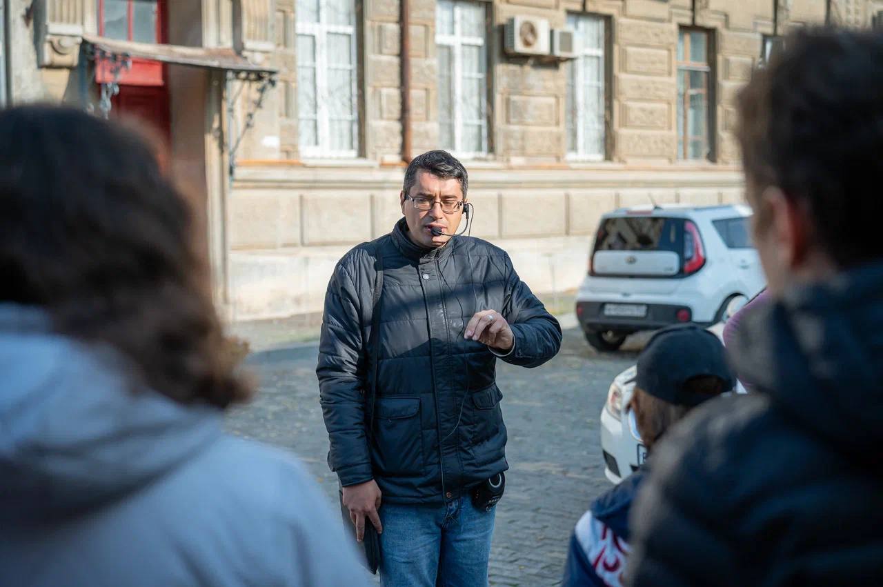 Александр Юрьев: В Евпатории в рамках социального проекта «Особый взгляд» прошла первая экскурсия для людей с нарушениями зрения Александр Юрьев: В Евпатории в рамках социального проекта «Особый взгляд» прошла первая экскурсия для людей с нарушениями зрения