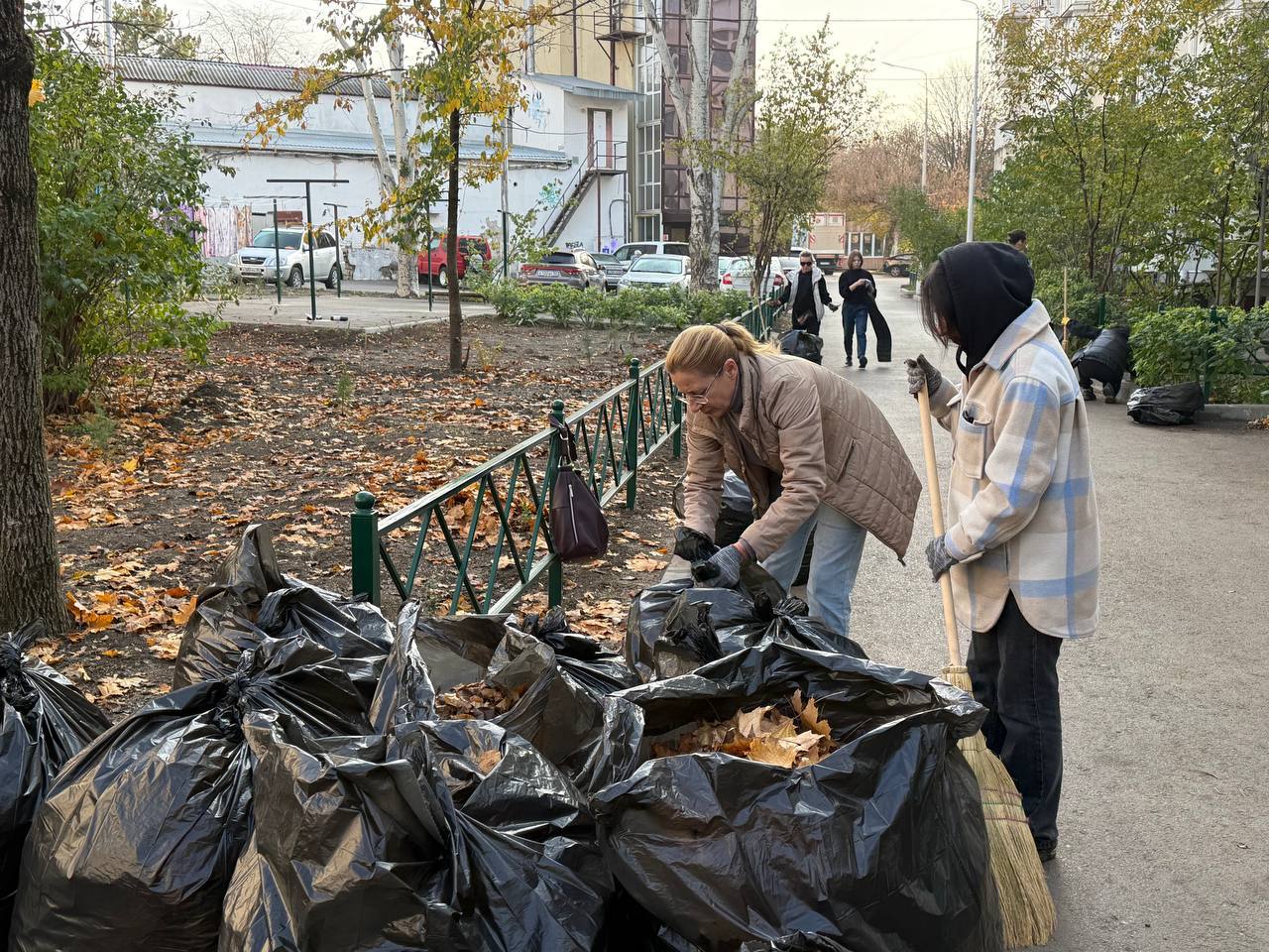 Михаил Афанасьев: Общегородской субботник состоялся: более 250 человек, 15 единиц техники работали на 20 локациях Михаил Афанасьев: Общегородской субботник состоялся: более 250 человек, 15 единиц техники работали на 20 локациях