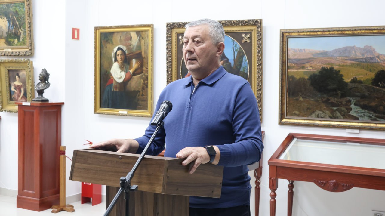 Крымское республиканское отделение Российского общества историков-архивистов и Союз художников Крыма провели совместную выставку Крымское республиканское отделение Российского общества историков-архивистов и Союз художников Крыма провели совместную выставку