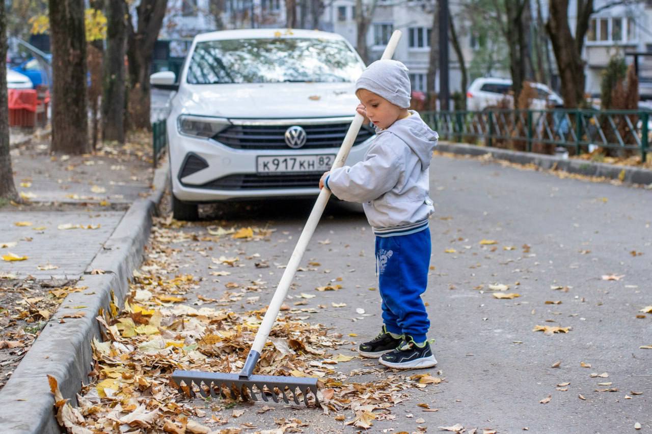 В Симферополе состоялся общегородской субботник В Симферополе состоялся общегородской субботник