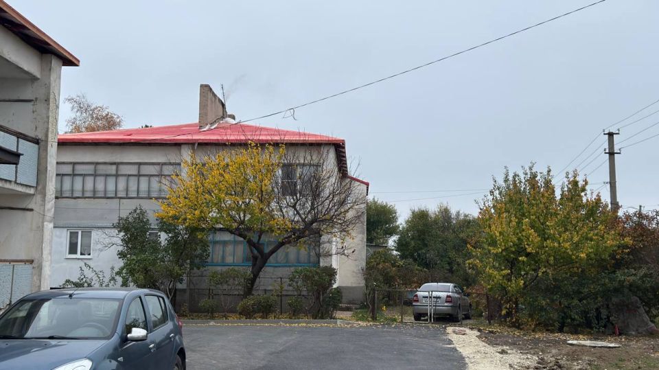 Антон Кравец: В с. Ивановка в многоквартирных домах по ул.Ленина 38, ул.Ленина 39 и ул.Ленина 40 ведутся работы по ремонту кровли Антон Кравец: В с. Ивановка в многоквартирных домах по ул.Ленина 38, ул.Ленина 39 и ул.Ленина 40 ведутся работы по ремонту кровли