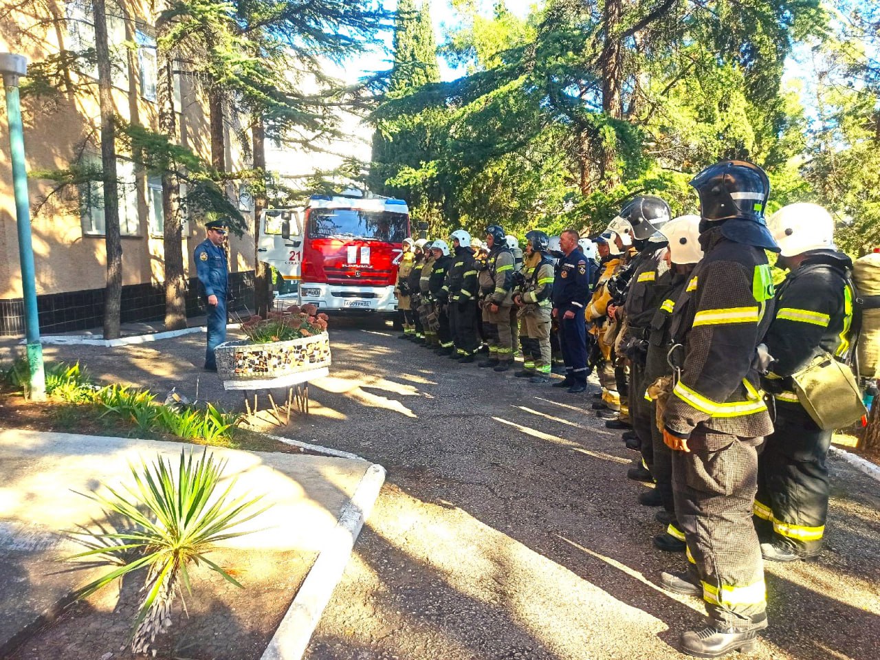 В Новом Свете огнеборцы провели пожарно-тактические учения в детском саду В Новом Свете огнеборцы провели пожарно-тактические учения в детском саду