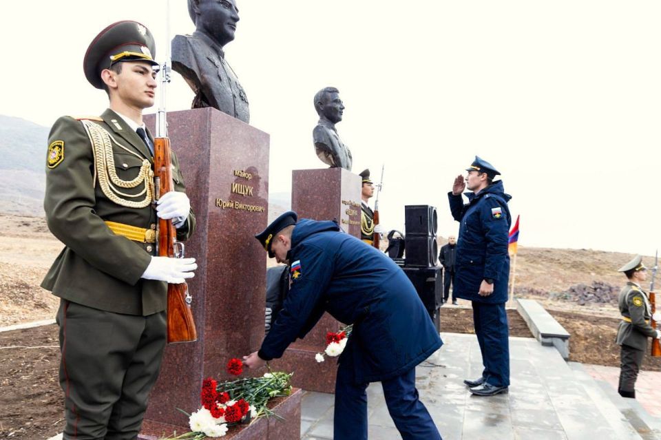 ����� �����: � ����� ��������� ������ �� ������������ ��������� ����� ������ � ��������� ���� ����� ������������� ������������� ����� ���л � ���������� �������������� ������� ������, ��������� ����� � ����� � ������ ������...