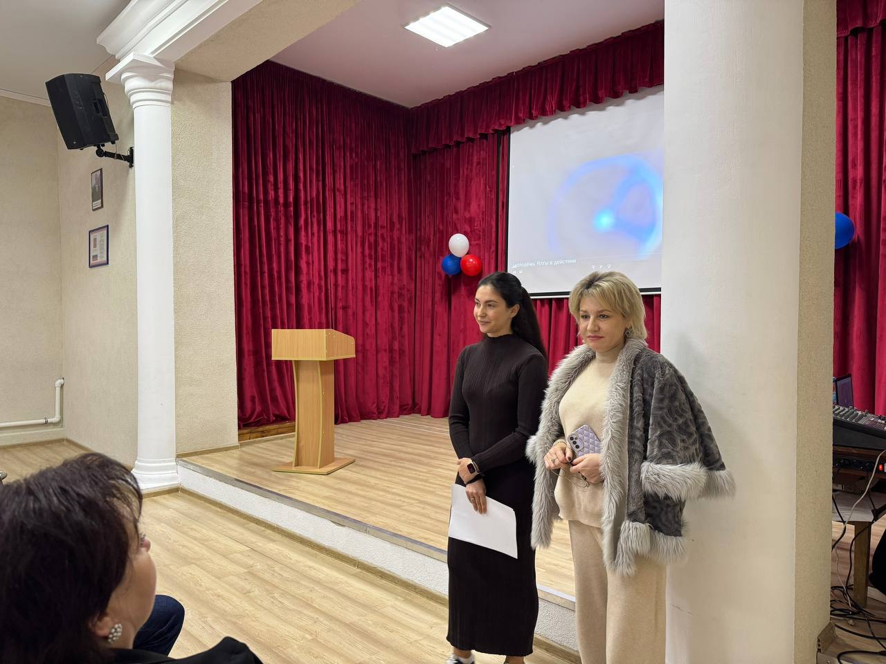 Молодёжный совет города Ялты провели презентацию деятельности организации для студентов ГАОУ СПО РК «Ялтинский медицинский колледж»! Молодёжный совет города Ялты провели презентацию деятельности организации для студентов ГАОУ СПО РК «Ялтинский медицинский колледж»!