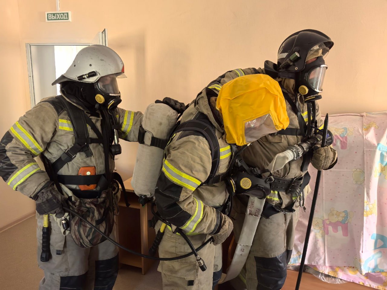 В Новом Свете огнеборцы провели пожарно-тактические учения в детском саду В Новом Свете огнеборцы провели пожарно-тактические учения в детском саду
