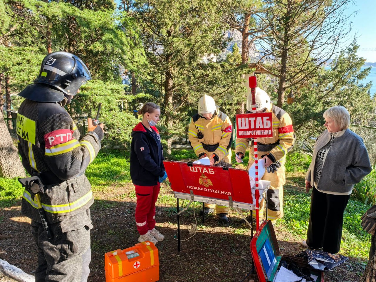 В Новом Свете огнеборцы провели пожарно-тактические учения в детском саду В Новом Свете огнеборцы провели пожарно-тактические учения в детском саду