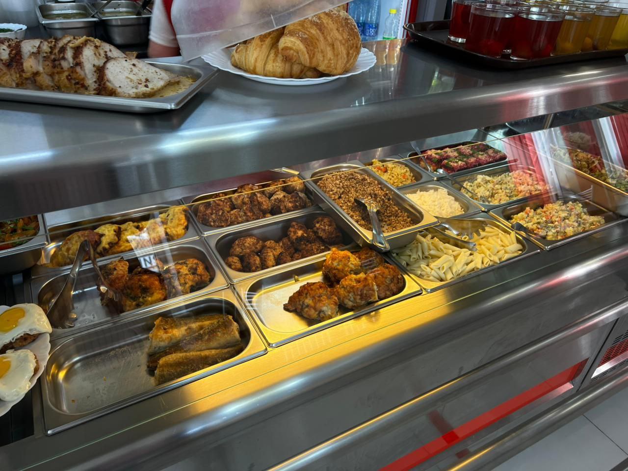 В рамках системного контроля за организацией питания в образовательных учреждениях Керчи проводятся внеплановые выездные проверки В рамках системного контроля за организацией питания в образовательных учреждениях Керчи проводятся внеплановые выездные проверки