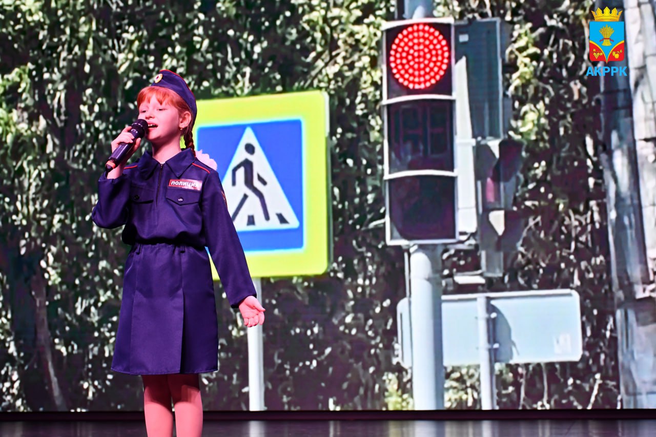 Сегодня в Красногвардейском районе поздравляют сотрудников МВД с профессиональным праздником! Сегодня в Красногвардейском районе поздравляют сотрудников МВД с профессиональным праздником!