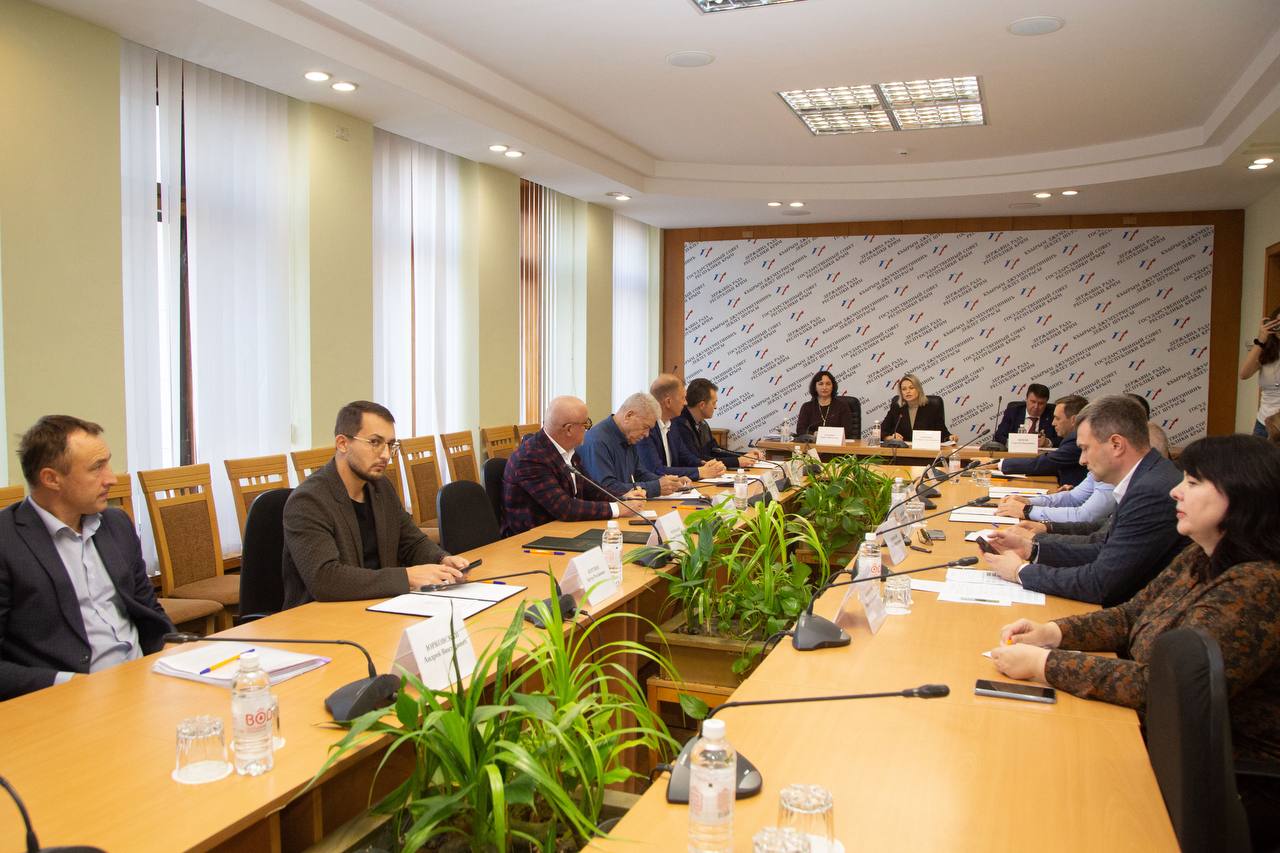 Комитет по имущественным и земельным отношениям согласовал проект бюджета республики на трёхлетний период Комитет по имущественным и земельным отношениям согласовал проект бюджета республики на трёхлетний период