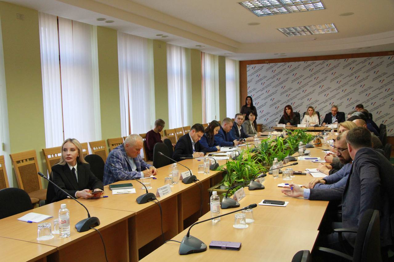 Анастасия Гридчина: Сегодня на совместном заседании комитетов Государственного Совета Республики Крым по межнациональным отношениям и по народной дипломатии и межрегиональным связям депутаты рассмотрели проект закона... Анастасия Гридчина: Сегодня на совместном заседании комитетов Государственного Совета Республики Крым по межнациональным отношениям и по народной дипломатии и межрегиональным связям депутаты рассмотрели проект закона...