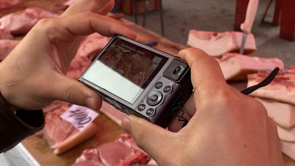 Сотрудники Азово-Черноморского межрегионального управления Россельхознадзора проверили продукцию животного происхождения на ярмарке выходного дня по улице Кечкеметской Сотрудники Азово-Черноморского межрегионального управления Россельхознадзора проверили продукцию животного происхождения на ярмарке выходного дня по улице Кечкеметской