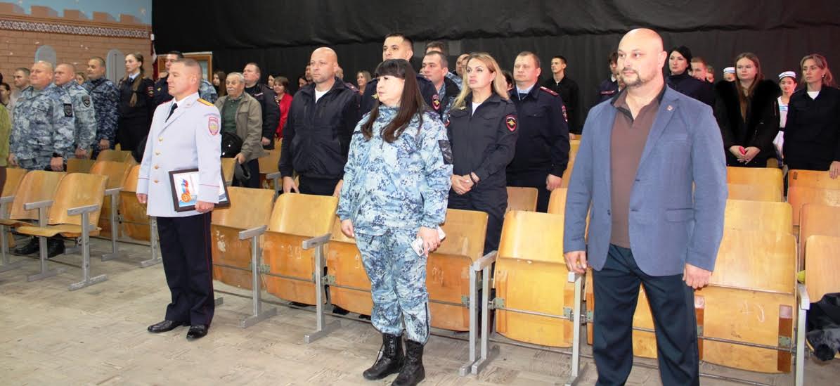 Торжественные мероприятия в честь Дня сотрудника органов внутренних дел Российской Федерации прошли во всех линейных подразделениях Управления на транспорте МВД России по Южному федеральному округу Торжественные мероприятия в честь Дня сотрудника органов внутренних дел Российской Федерации прошли во всех линейных подразделениях Управления на транспорте МВД России по Южному федеральному округу