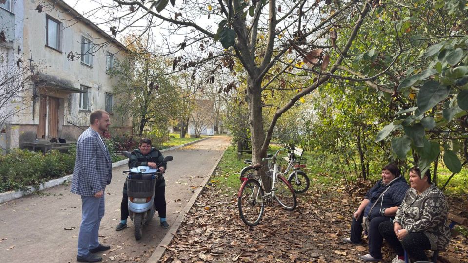 Антон Кравец: С рабочим визитом посетил с.Пшеничное. С председателем Евгенией Тихоненко обсудили социально-экономические вопросы поселения Антон Кравец: С рабочим визитом посетил с.Пшеничное. С председателем Евгенией Тихоненко обсудили социально-экономические вопросы поселения