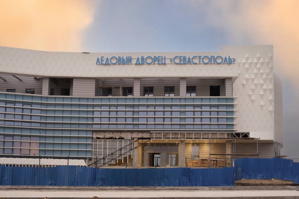 Михаил Развожаев: Строители приступили к устройству ледового поля на катке на Лабораторном шоссе