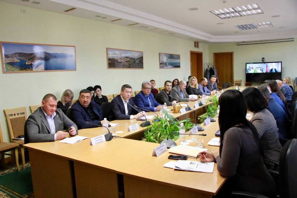 Вместе с коллегами из Общественной палаты принял участие в совместном заседании Комитета Госсовета по межнациональным отношениям и Комитета Госсовета по народной дипломатии Вместе с коллегами из Общественной палаты принял участие в совместном заседании Комитета Госсовета по межнациональным отношениям и Комитета Госсовета по народной дипломатии