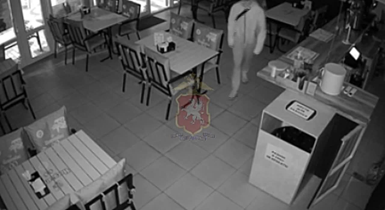 В Севастополе полицейские задержали похитителя торговой выручки из двух закусочных