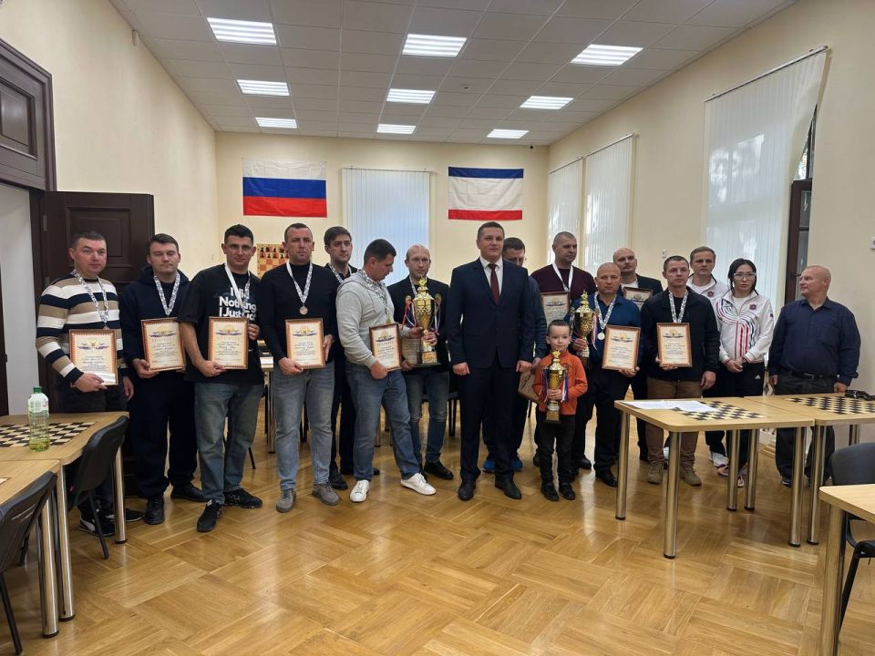 Сотрудники МЧС России стали бронзовыми призёрами турнира по шахматам