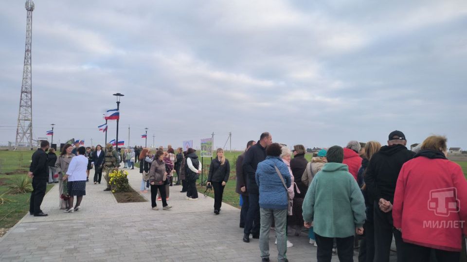 В селе Витино Сакского района открыли Парк славы и памяти участников СВО «ZOV» В селе Витино Сакского района открыли Парк славы и памяти участников СВО «ZOV»
