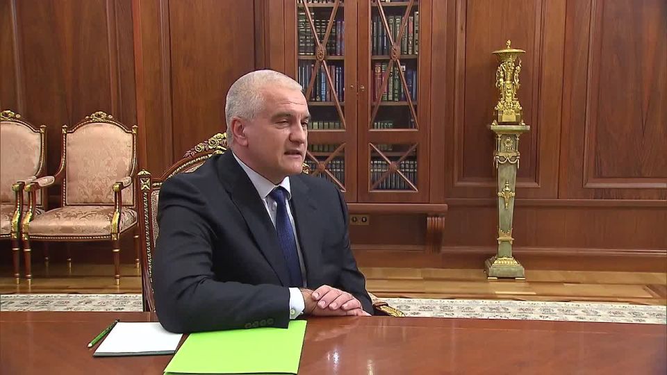 Сергей Аксёнов: В ходе рабочей встречи доложил Президенту Владимиру Владимировичу Путину о социально-экономической ситуации в республике