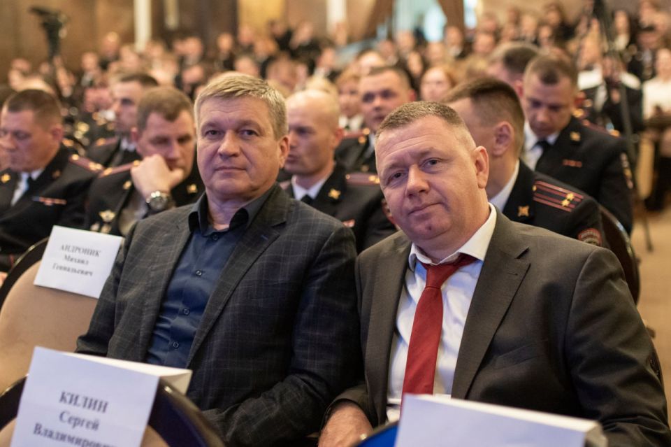 В крымской столице состоялась торжественная церемония награждения сотрудников Министерства внутренних дел В крымской столице состоялась торжественная церемония награждения сотрудников Министерства внутренних дел