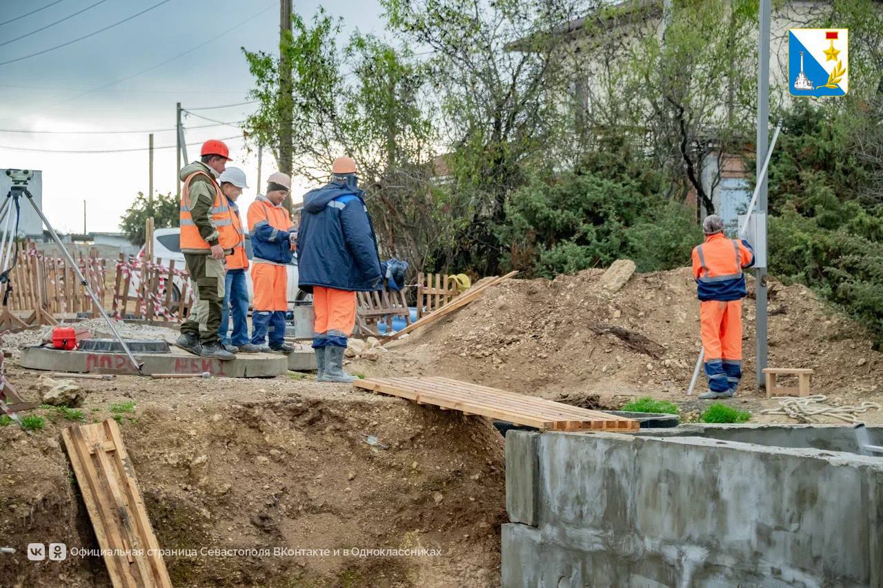 В районе улицы Амет-Хана Султана строят новую канализационно-насосную станцию В районе улицы Амет-Хана Султана строят новую канализационно-насосную станцию