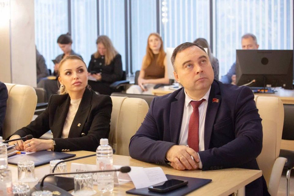 Анастасия Гридчина: В парламенте Республики Крым состоялось заседание Президиума Государственного Совета Анастасия Гридчина: В парламенте Республики Крым состоялось заседание Президиума Государственного Совета
