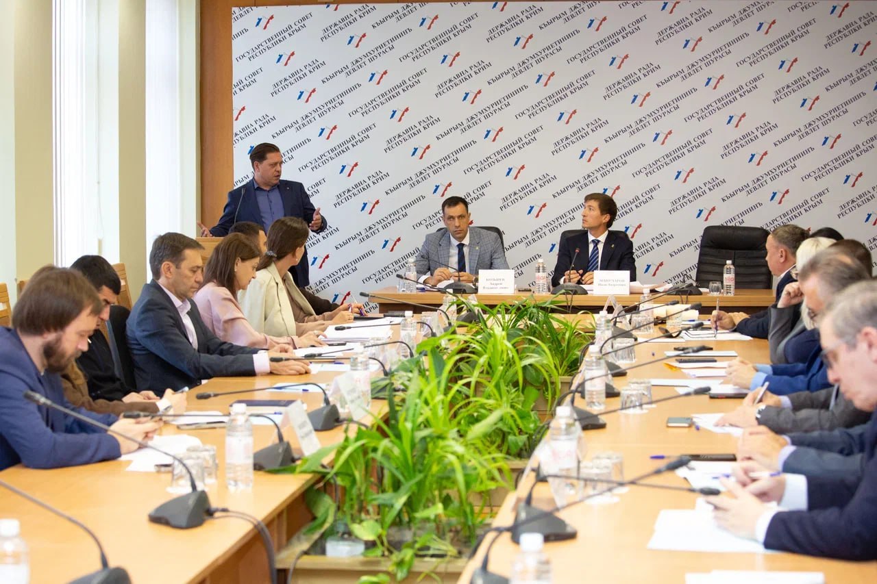 Одиссей Пипия и Борис Левин приняли участие в заседании комитета Госсовета, посвящённому формированию бюджета Крыма Одиссей Пипия и Борис Левин приняли участие в заседании комитета Госсовета, посвящённому формированию бюджета Крыма