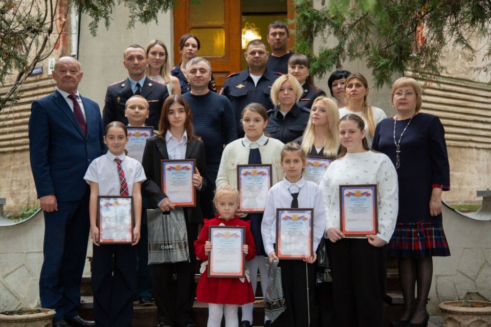 Торжественная церемония награждения победителей конкурса «Мои родители работают в полиции – 2025» Торжественная церемония награждения победителей конкурса «Мои родители работают в полиции – 2025»