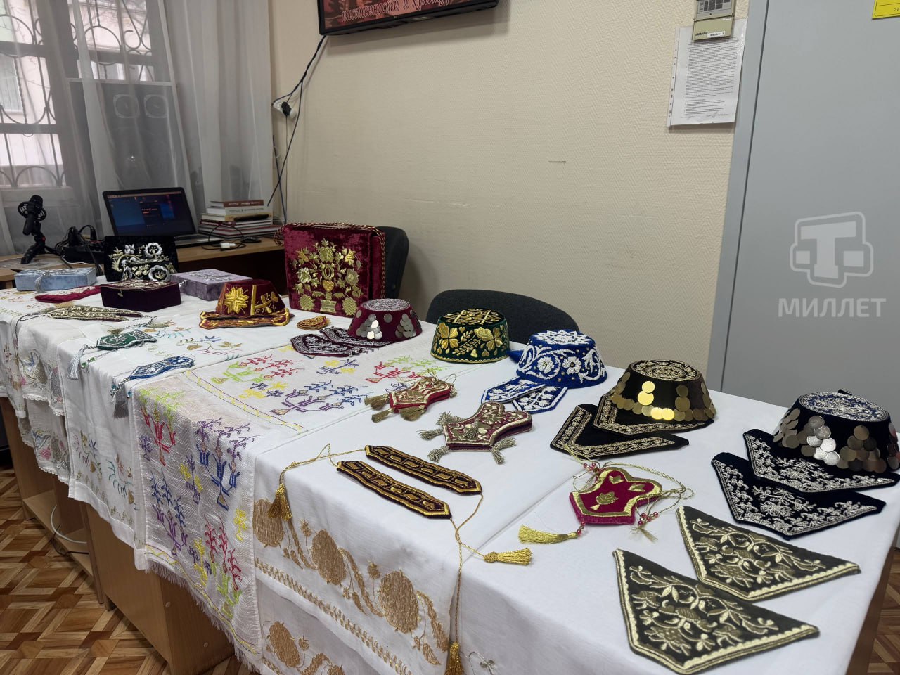 В Республиканской крымскотатарской библиотеке имени И. Гаспринского прошёл праздник, посвящённый Дню крымскотатарской письменности и культуры В Республиканской крымскотатарской библиотеке имени И. Гаспринского прошёл праздник, посвящённый Дню крымскотатарской письменности и культуры