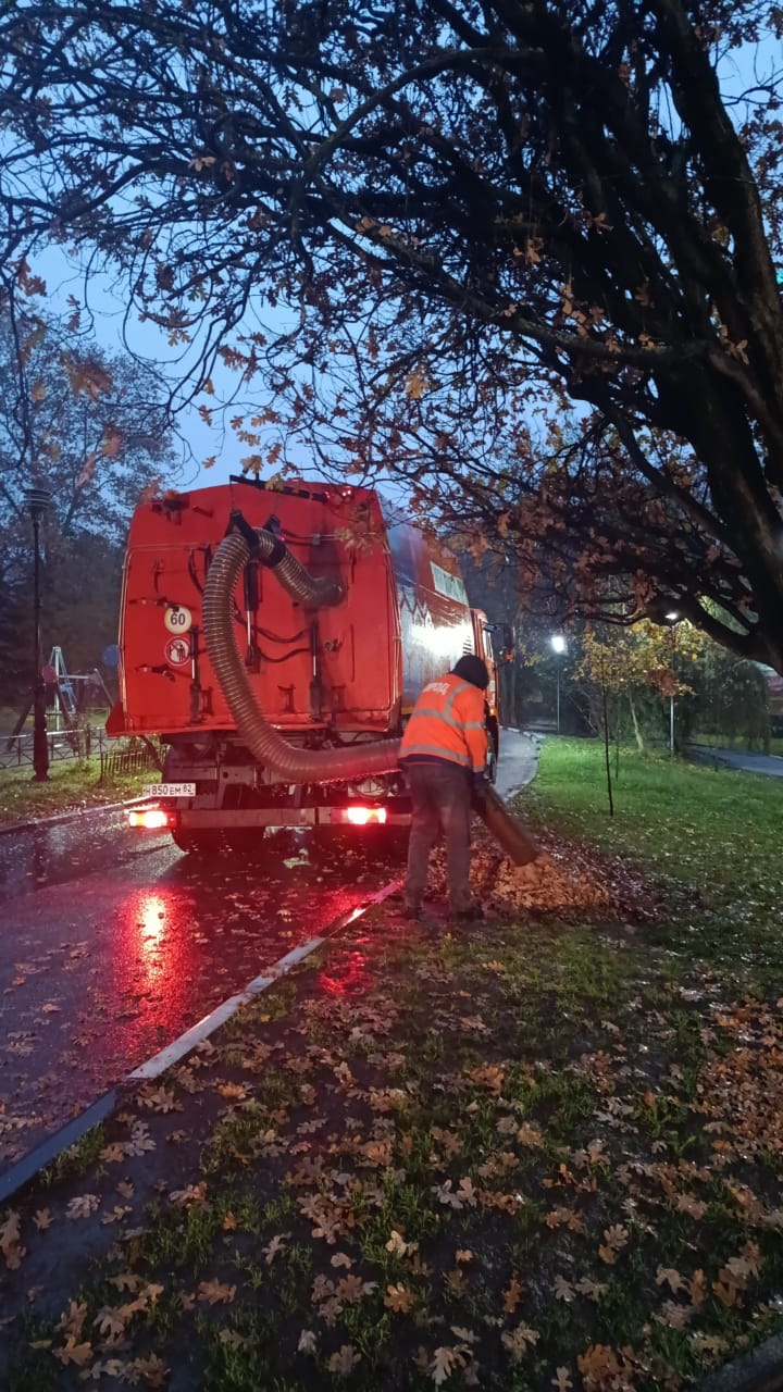 Невзирая на погодные условия, сотрудники МБУ «Город» неустанно трудятся, чтобы наш Симферополь оставался чистым и уютным! Невзирая на погодные условия, сотрудники МБУ «Город» неустанно трудятся, чтобы наш Симферополь оставался чистым и уютным!