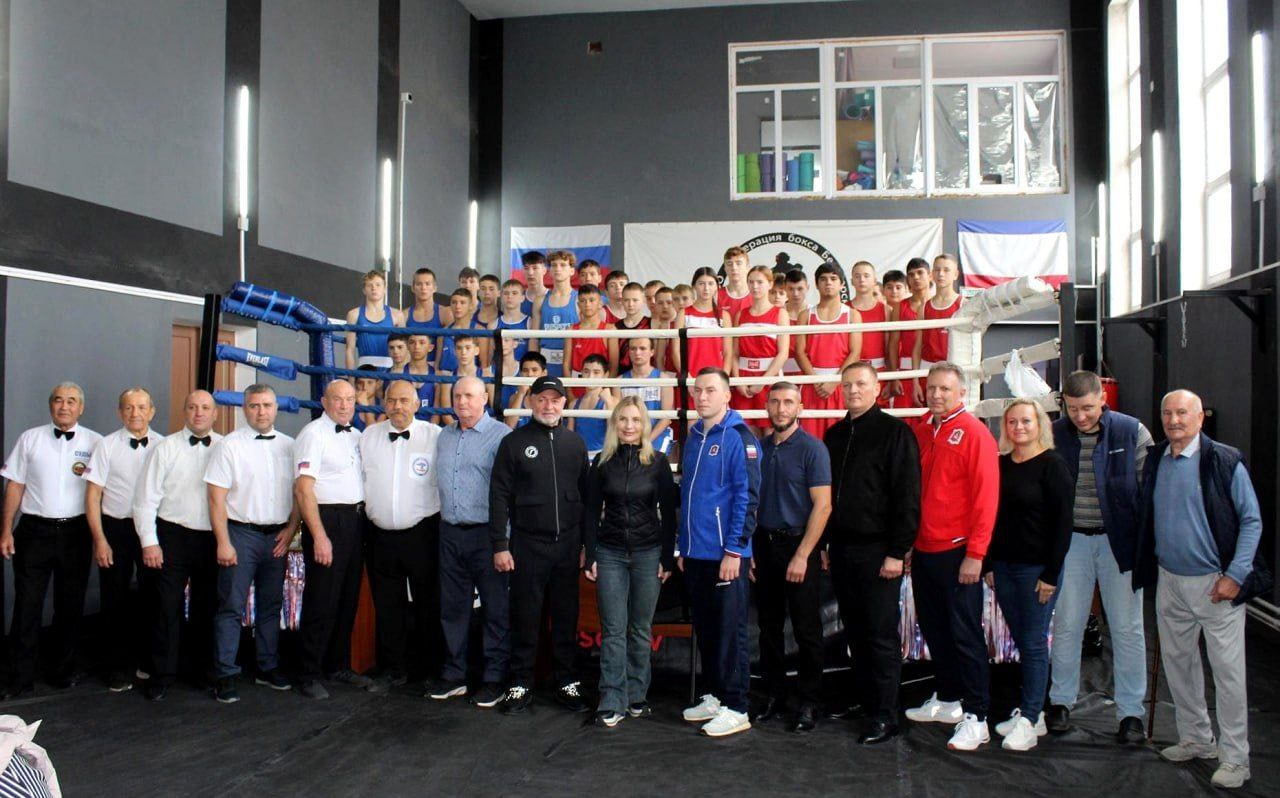 В Белогорском районе прошёл турнир по боксу, приуроченный ко Дню народного единства