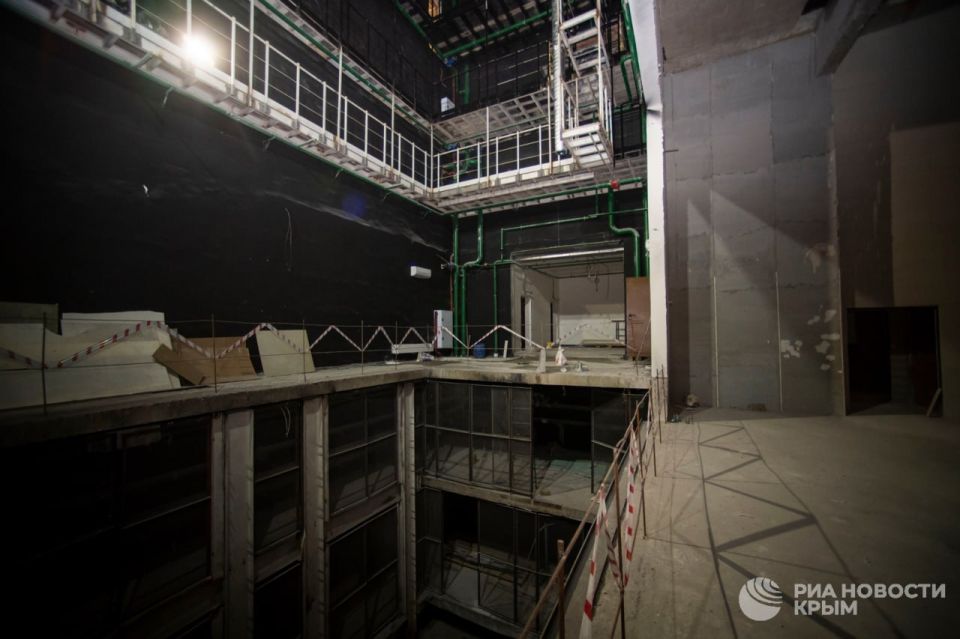 На строительство детского центра театрального искусства в Симферополе потратят 2 миллиарда рублей На строительство детского центра театрального искусства в Симферополе потратят 2 миллиарда рублей