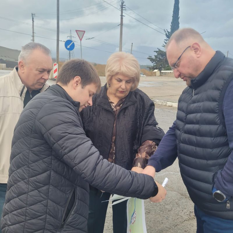 Галина Огнёва: Несмотря на пасмурную погоду начала рабочее утро с выезда в село Виноградное на улицу Сусловой