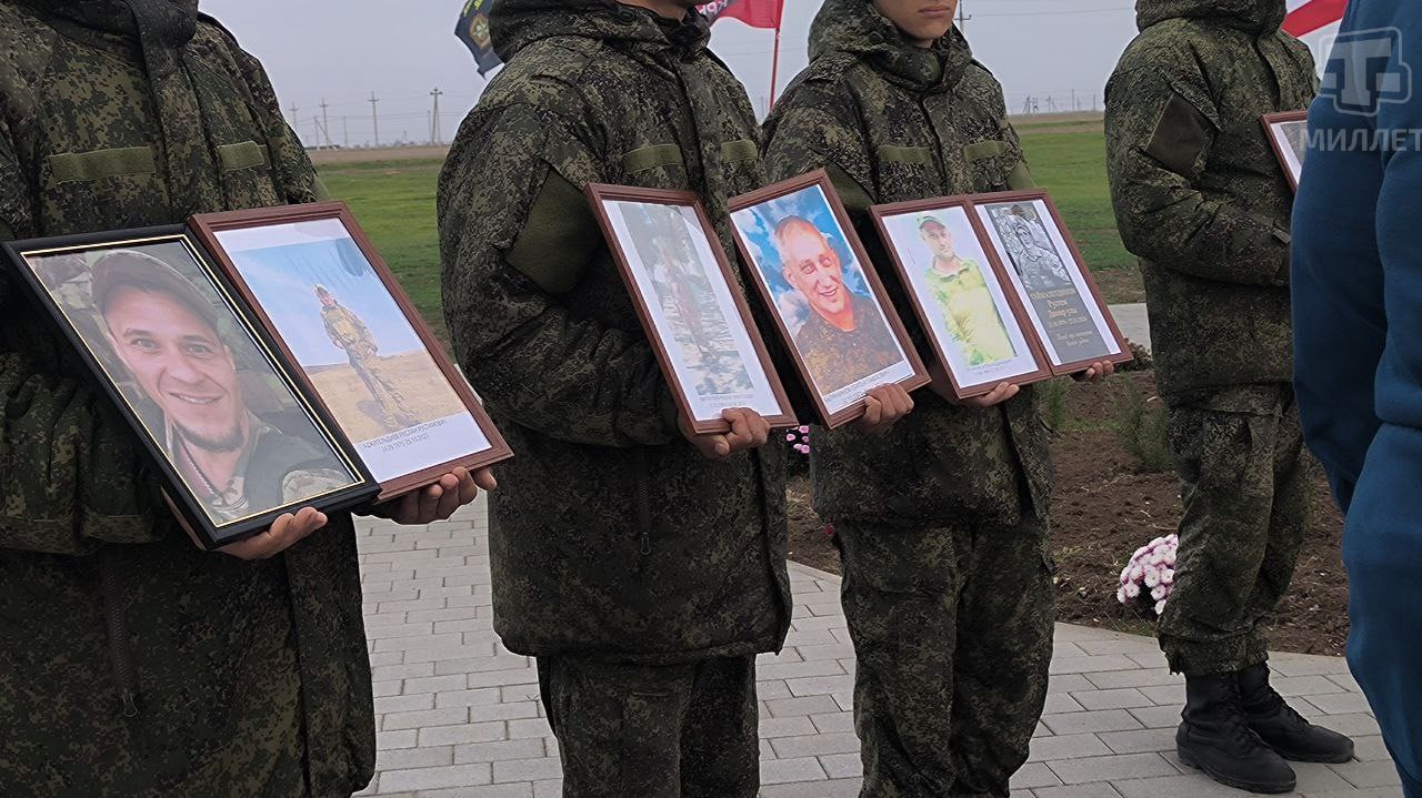 В селе Витино открыли Парк славы и памяти участников спецоперации «ZOV» В селе Витино открыли Парк славы и памяти участников спецоперации «ZOV»