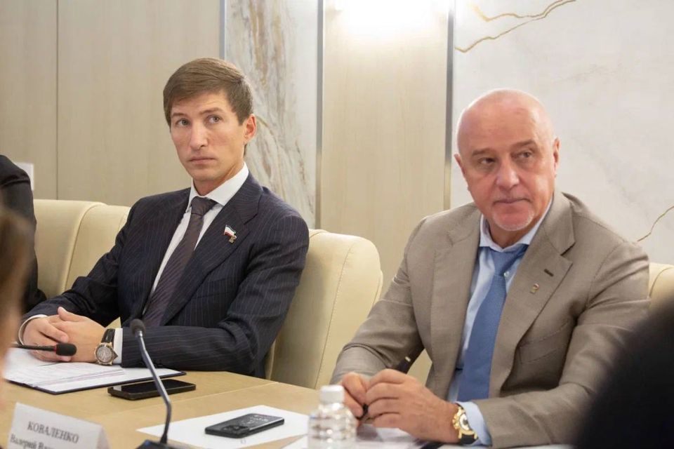 Иван Манучаров: Президиум Государственного Совета Республики Крым Иван Манучаров: Президиум Государственного Совета Республики Крым
