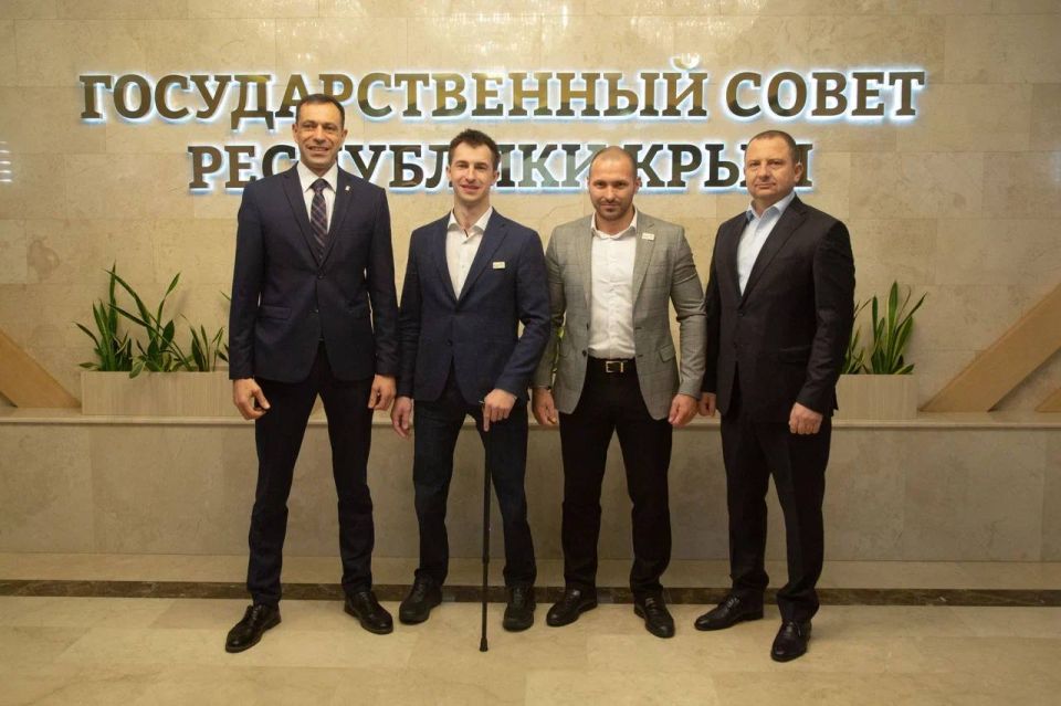 Альберт Куршутов: В ходе заседания Президиума Государственного Совета Республики Крым третьего созыва под председательством Владимира Андреевича Константинова представил доклад о ходе реализации региональной кадровой... Альберт Куршутов: В ходе заседания Президиума Государственного Совета Республики Крым третьего созыва под председательством Владимира Андреевича Константинова представил доклад о ходе реализации региональной кадровой...