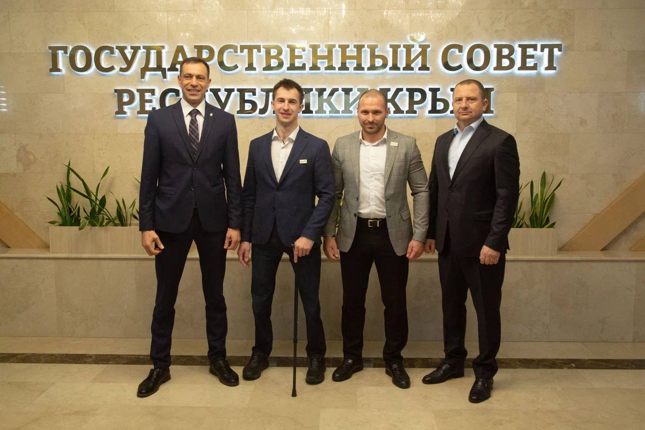 Альберт Куршутов: В ходе заседания Президиума Государственного Совета Республики Крым третьего созыва под председательством Владимира Андреевича Константинова представил доклад о ходе реализации региональной кадровой... Альберт Куршутов: В ходе заседания Президиума Государственного Совета Республики Крым третьего созыва под председательством Владимира Андреевича Константинова представил доклад о ходе реализации региональной кадровой...