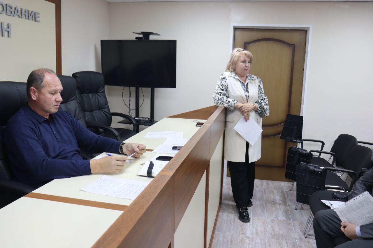 Владислав Хаджиев: Для выполнения задач, поставленных руководством Крыма, систематически проводим совещания с главами администраций сельских поселений Владислав Хаджиев: Для выполнения задач, поставленных руководством Крыма, систематически проводим совещания с главами администраций сельских поселений