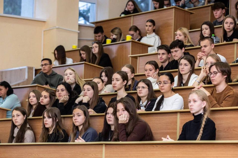 Кирилл Чебышев: Сегодня принял участие во II Международной научно-практической конференции «Перспективные направления развития государственного и муниципального управления», которая прошла в Институте экономики и управления... Кирилл Чебышев: Сегодня принял участие во II Международной научно-практической конференции «Перспективные направления развития государственного и муниципального управления», которая прошла в Институте экономики и управления...